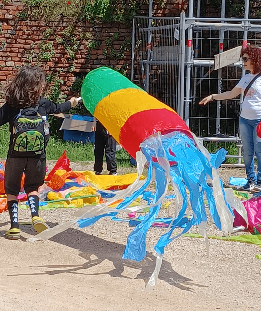 MANICHE A VENTO Erewhon